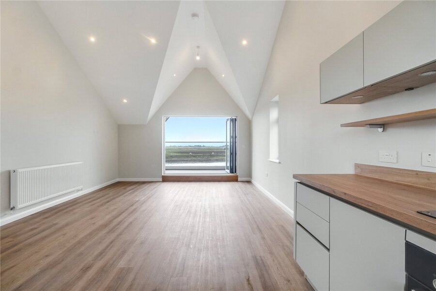 Kitchen & Lving