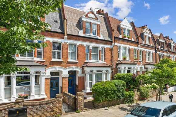Clissold Crescent, London, N16