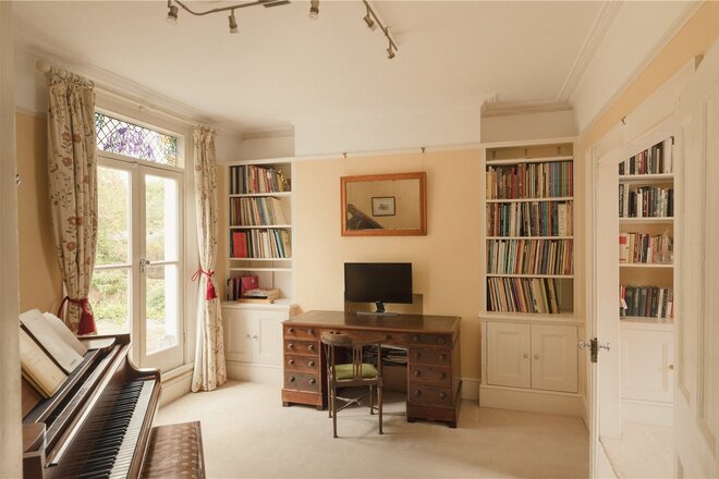 Stockwell Park Road, London, SW9