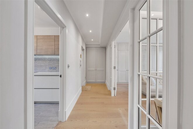 Randolph Avenue, London, W9