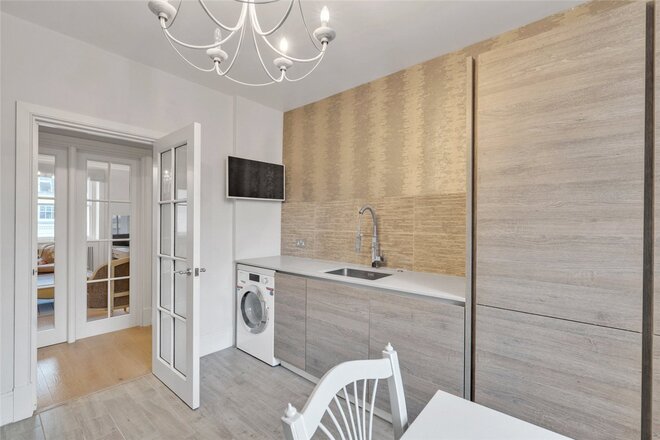 Randolph Avenue, London, W9