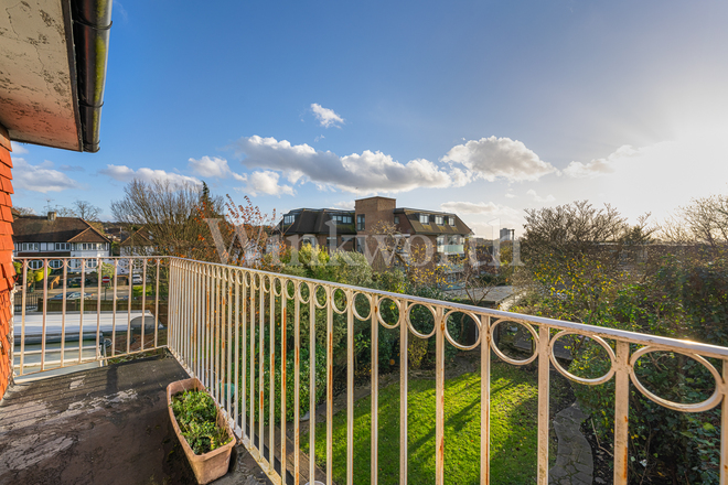 The Ridgeway, London, NW11