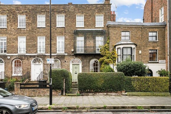 Clarence Place, London, E5