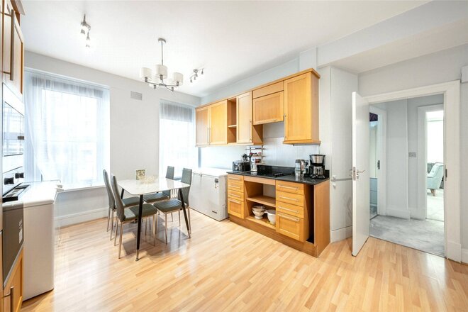 Berkeley Court, Baker Street, NW1