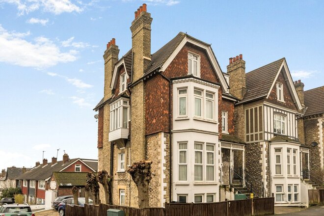 Gatestone Road, London, SE19