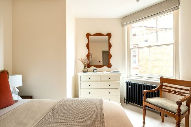 Cheyne Court, London, SW3