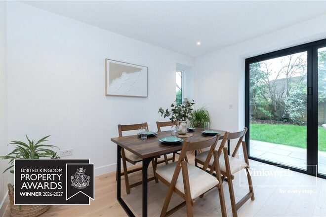 Ringwood Road, Dorset, BH22