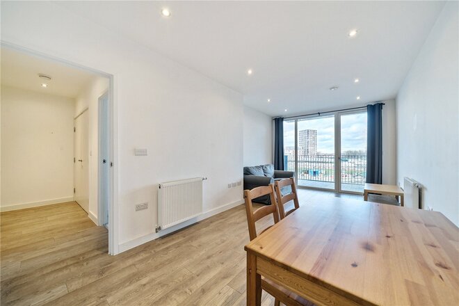 Staith Court, London, E3
