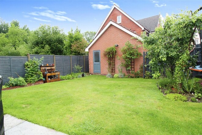 Quinton Close, Warwick, CV35