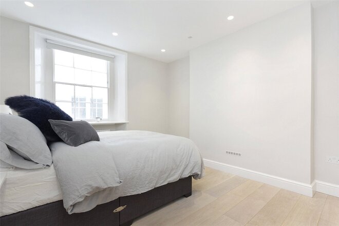 Conway Street, London, W1T