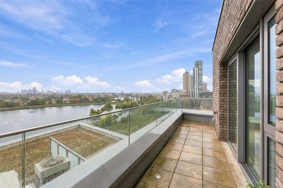 Newnton Close, London, N4