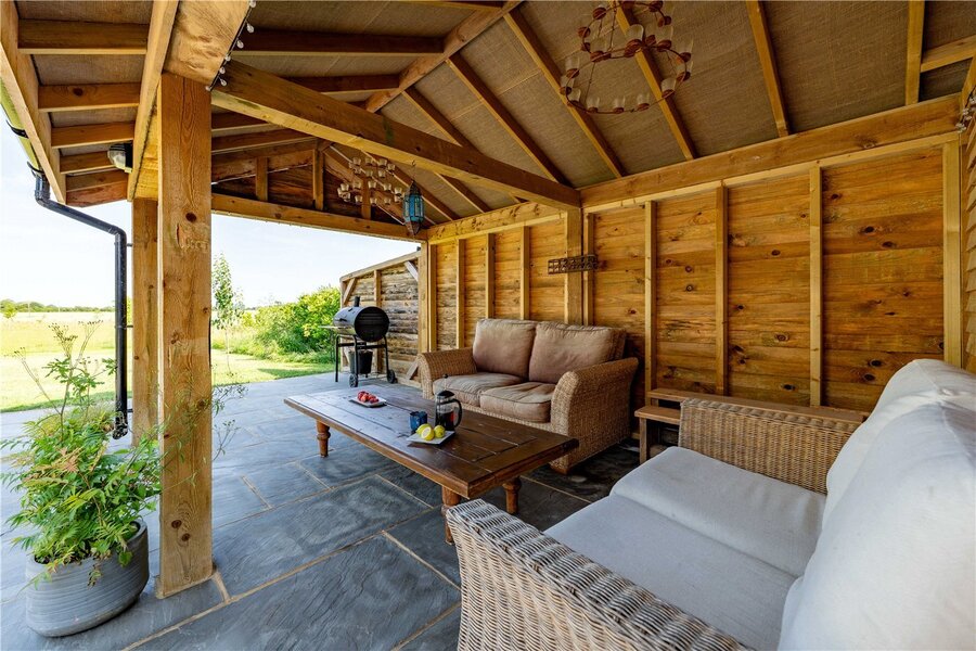 Pondside Lodge