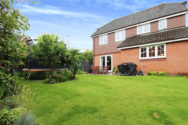 Quinton Close, Warwick, CV35