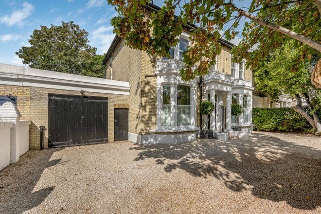 Castelnau, London, SW13