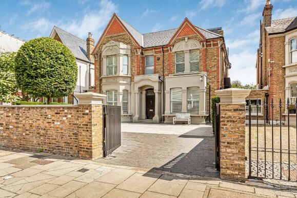 Castelnau, London, SW13