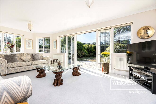 Golf Links Road, Dorset, BH22