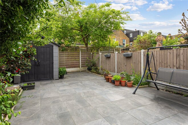 Mildenhall Road, London, E5