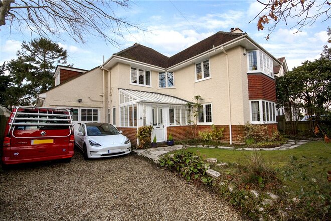Alumhurst Road, Dorset, BH4