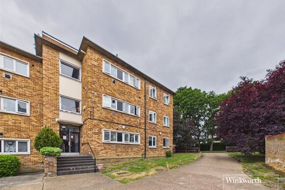 Great North Way, London, NW4