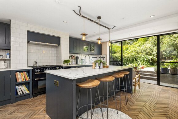 Nevill Road, London, N16