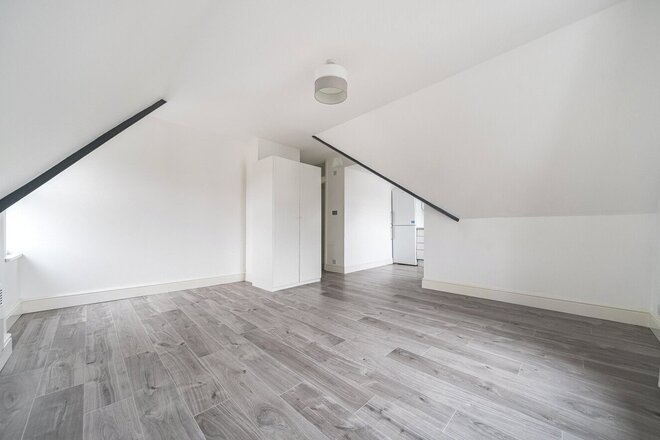 Gatestone Road, London, SE19
