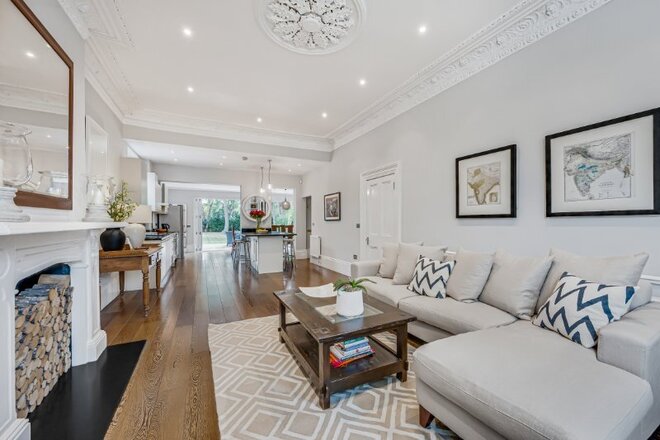 Castelnau, London, SW13