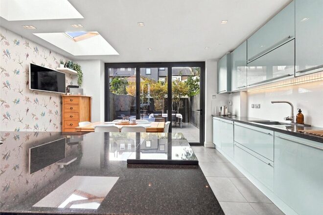 Kersley Road, London, N16