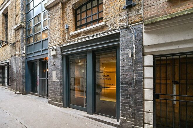 Bull Inn Court, London, WC2R