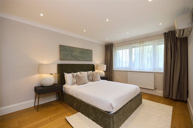 Queensmead, St John's Wood, NW8