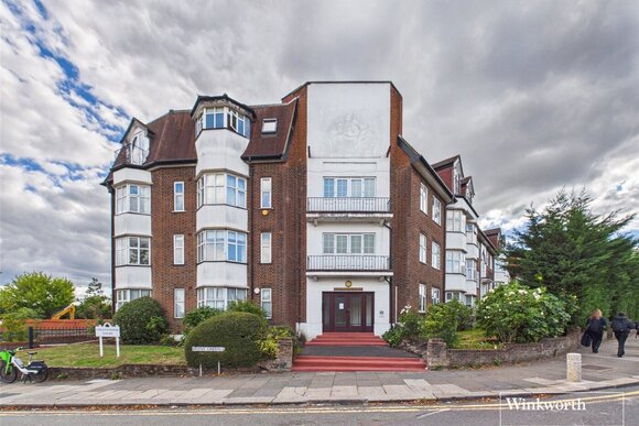 Queens Road, London, NW4