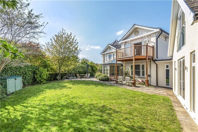 Burges Grove, London, SW13