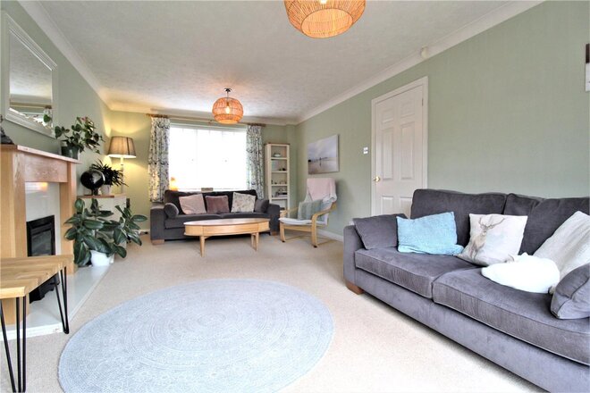 Quinton Close, Warwick, CV35