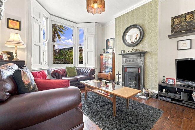Kersley Road, London, N16