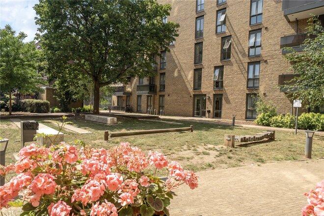 Bight Court, London, E3