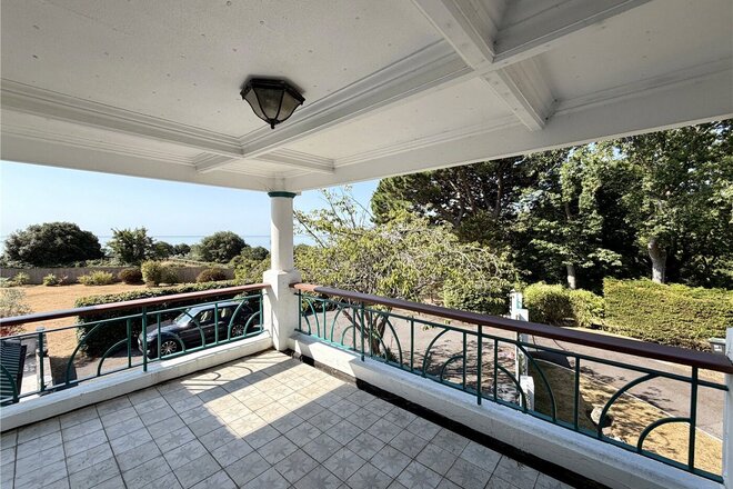 West Overcliff Drive, Dorset, BH4