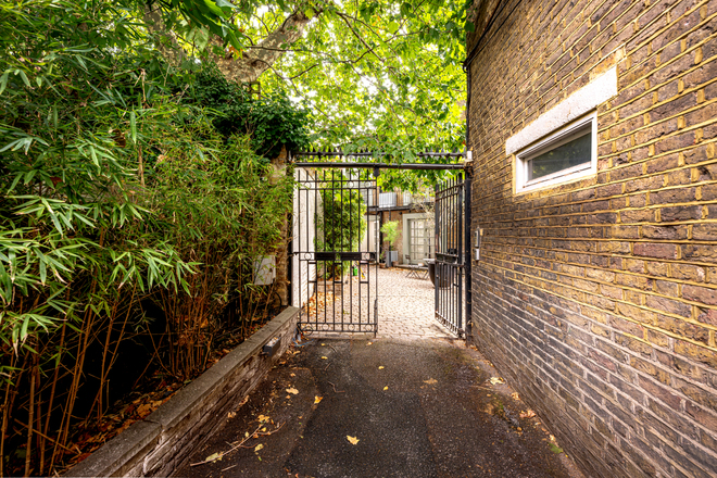 Trinity Mews, London, W10