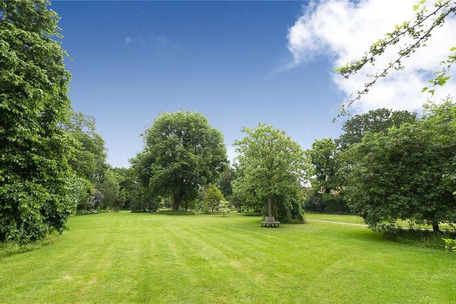 South Edwardes Square, Kensington, W8