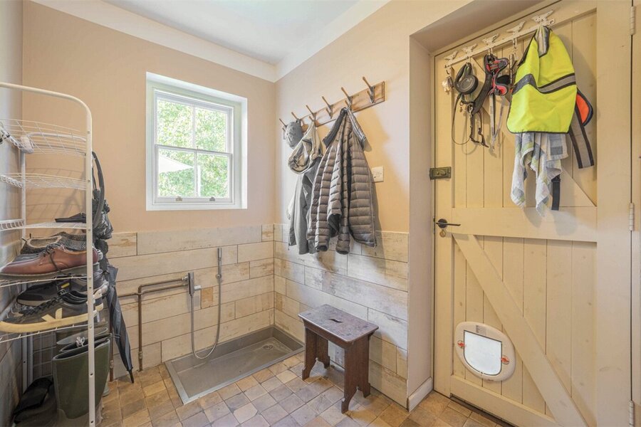 Utility Room With Do