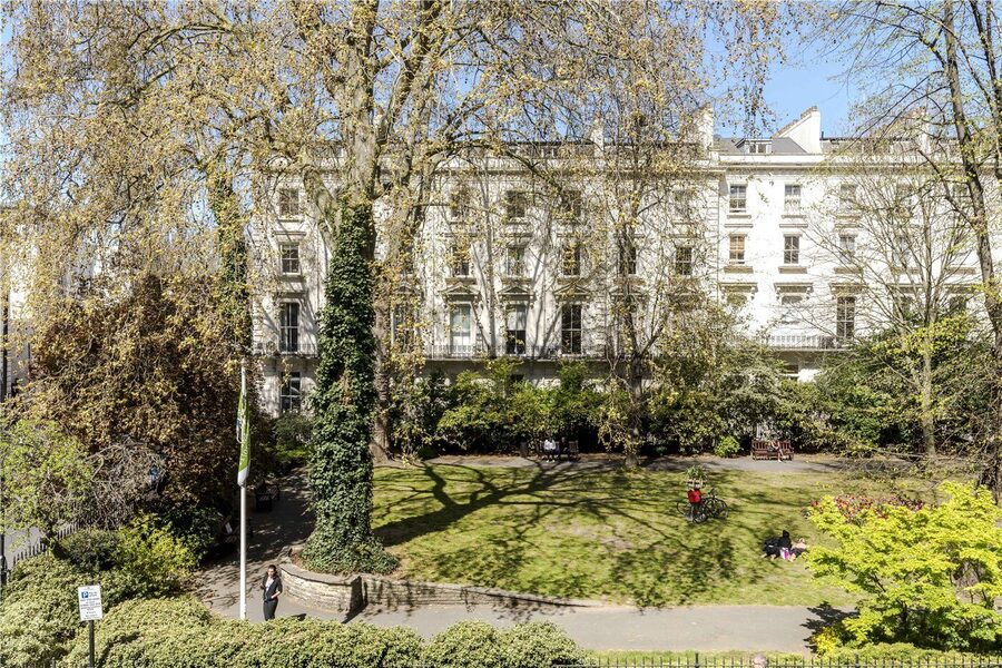 Porchester Sq