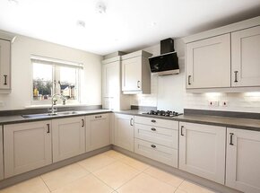 Highwood Avenue, Hampshire, SO50