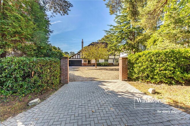 Golf Links Road, Dorset, BH22