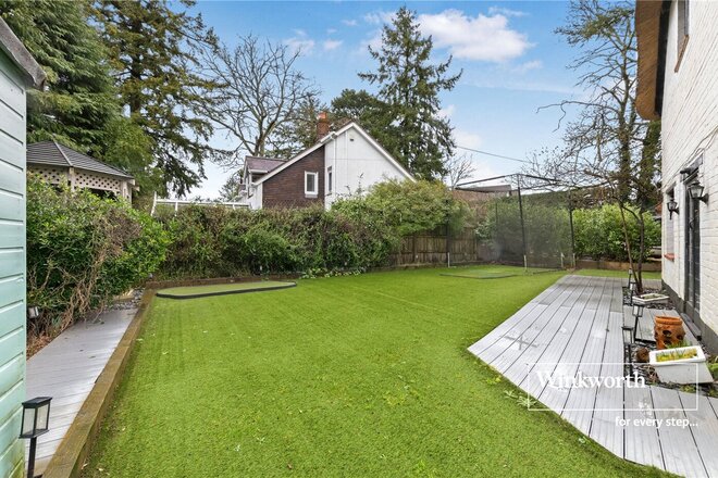 Wimborne Road East, Dorset, BH22