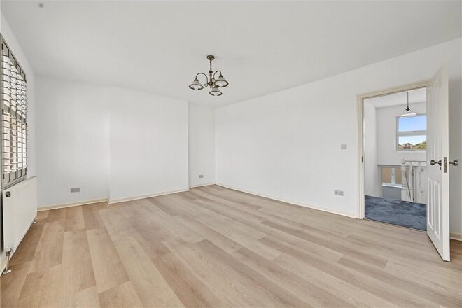 Kilburn Lane, London, W10