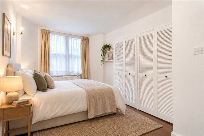 Rosary Gardens, London, SW7