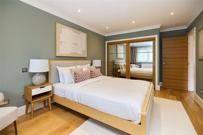 Queensmead, St John's Wood, NW8