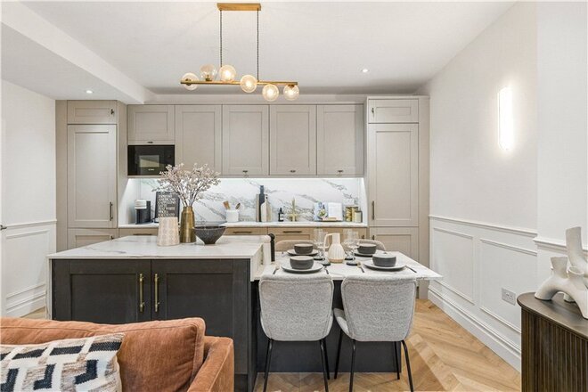 Nevern Square, London, SW5