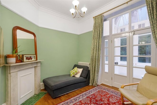 Dulwich Wood Avenue, London, SE19