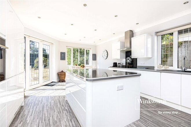 Golf Links Road, Dorset, BH22