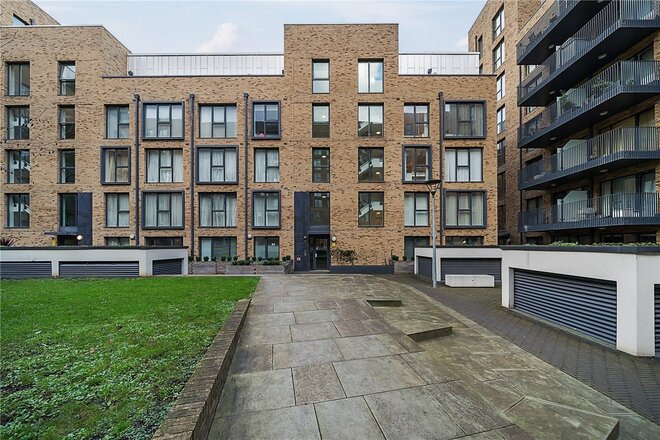 Staith Court, London, E3