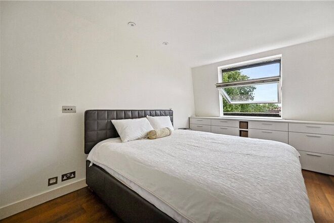 Nevern Square, London, SW5